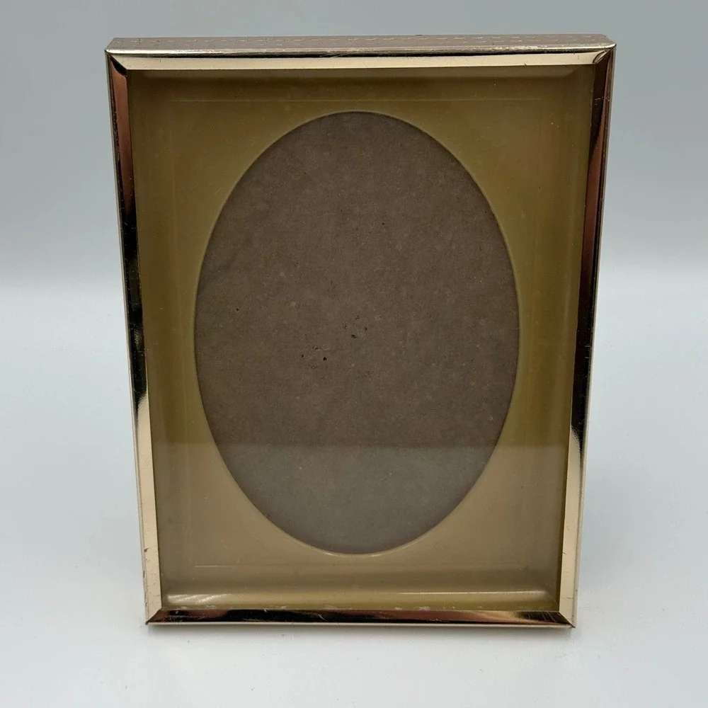 Vintage Gold Tone Metal Picture Frame Oval Mat Tabletop Easel Back‎ 6.5x8.5